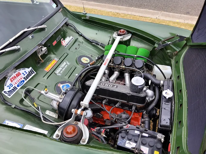 Classic Ford engine bay rebuild
